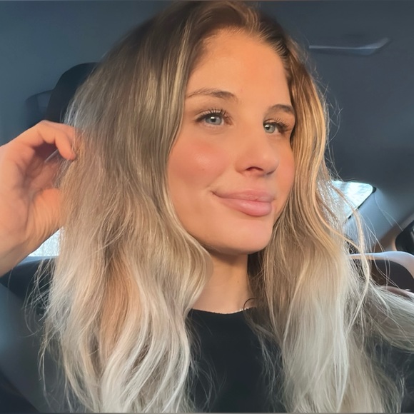 MEET YOUR POSHER ๐ - Picture 2 of 5